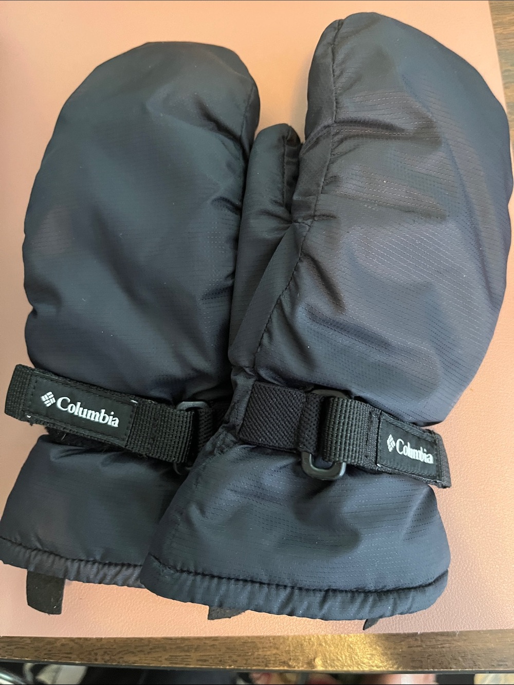 Columbia Youth Black Puffy Winter Mittens